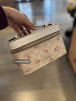 شنطه مكياج كوتش