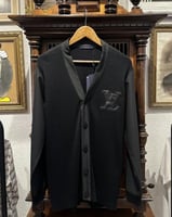 سويتر لويس فيتون اسود