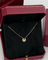 سلسال كارتييه لون أبيض