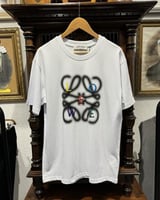 تيشيرت لويفي ابيض بحروف ملونه