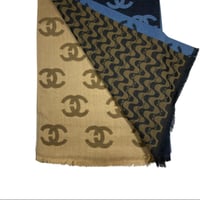 وشاح شانيل حجم كبير