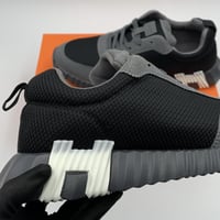 حذاء ارميز اسود Bouncing sneaker