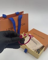 سوارة لويس فيتون ورديه