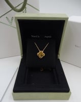 سلسال فان كليف ابيض