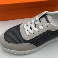 حذاء ارميز رمادي Bouncing sneaker