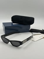 نظارة قوتشي سوداء باطراف فضيه