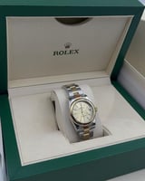 ساعة رولكس نسائية 28mm بدخليه ذهبية