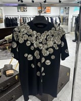 تيشيرت دولتشي اند قابانا بشعار قرش