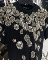 تيشيرت دولتشي اند قابانا بشعار قرش