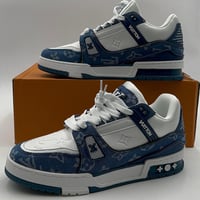 حذاء لويس فيتون أبيض وأزرق