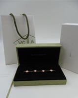 سوارة فان كليف وردي ميني