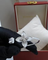 سوارة روبرتو كوين ابيض و فضي