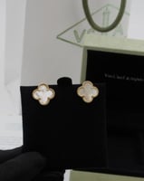 حلق فان كليف ابيض