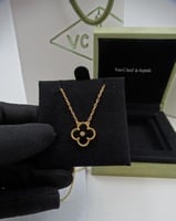 سلسال فان كليف اسود