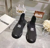 حذاء دولتشي اند قابانا لون أسود