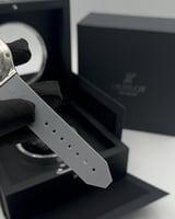 ساعة هوبلت رمادي