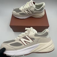 حذاء لوربيانا و نيو بالنس