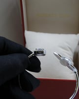 سوارة روبرتو كوين ابيض و فضي