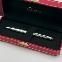 قلم كارتييه لون رصاصي