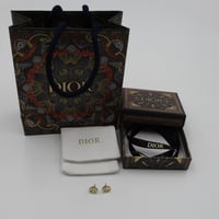 حلق ديور ذهبي