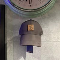 كاب لويس فيتون بني