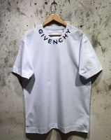 تيشيرت جيفينشي ابيض