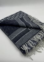 وشاح ديور كحلي