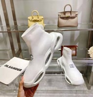 حذاء دولتشي اند قابانا لون ابيض