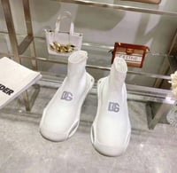 حذاء دولتشي اند قابانا لون ابيض