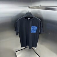 تيشيرت لويفي اسود بجيب ازرق