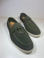 حذاء لوربيانا لون زيتي