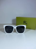 نظارة بربري لون أبيض