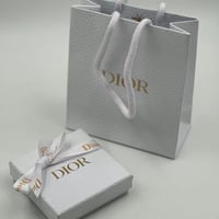 حلق ديور ذهبي