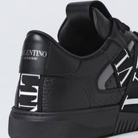 حذاء فالنتينو لون أسود