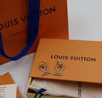 حلق لويس فيتون ذهبي