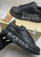 حذاء أليكسندر ماكوين لون أسود