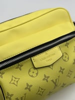 شنطة لويس فيتون لون أصفر