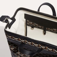 شنطة ظهر جويارد اسود