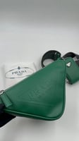 شنطة برادا لون أخضر