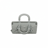 شنطة ديور لون رمادي