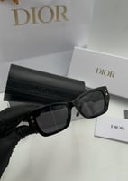 نظارة ديور وأسود مربعة