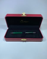 قلم كارتييه لون أخضر