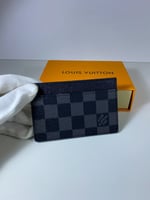 محفظة لويس قيتون لون أسود صغيرة