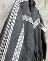 طقم لويس فيتون رمادي