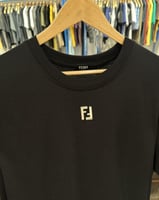 تيشيرت فندي اسود بشعار FF معدني