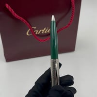 قلم كارتييه اخضر وفضي