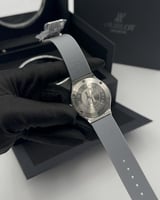 ساعة هوبلت رمادي