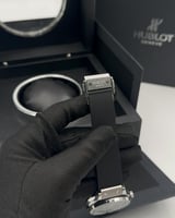 ساعة هوبلت سوداء بكرستال