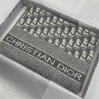 وشاح ديور سكري ورمادي