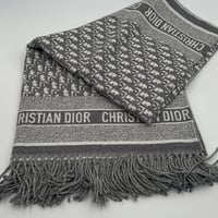 وشاح ديور كبير